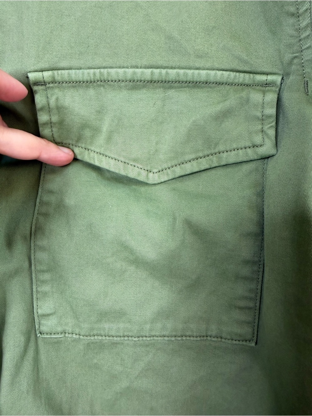 Sanctuary Armstrong Crop Green Utility Jacket with Front Patch Pockets - Picture 3 of 10